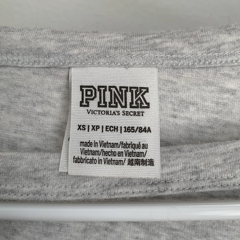 PINK Victoria’s Secret Gray Cropped Long Sleeve Top size xs - Picture 3 of 5